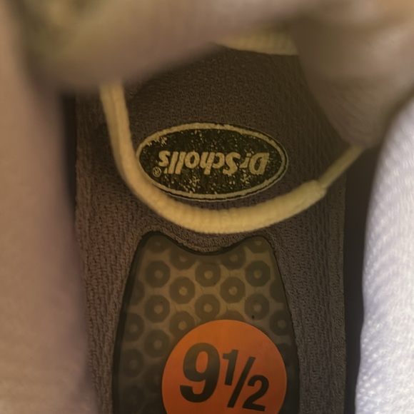 Brand new Dr. Scholls! - Picture 3 of 5
